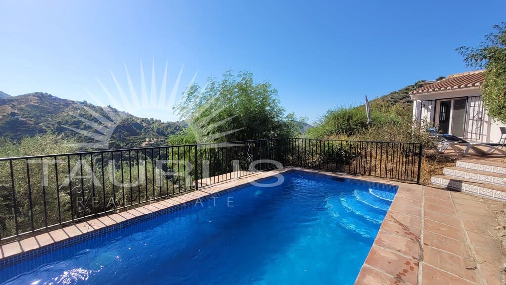 2 bedroom Villa for sale in Competa with pool - € 315,000 (Ref: 10008879)