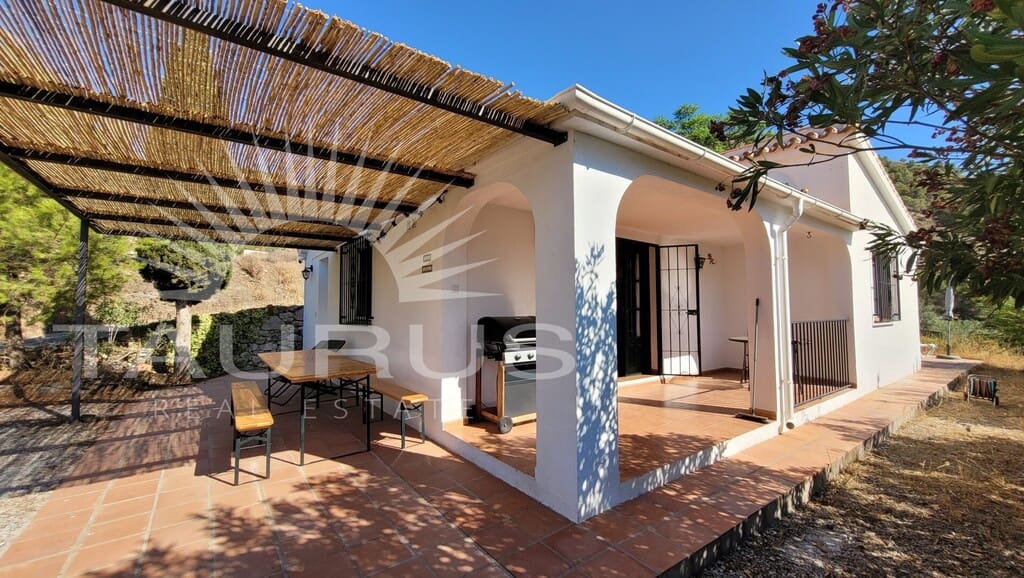 2 bedroom Villa for sale in Competa with pool - € 315,000 (Ref: 10008879)