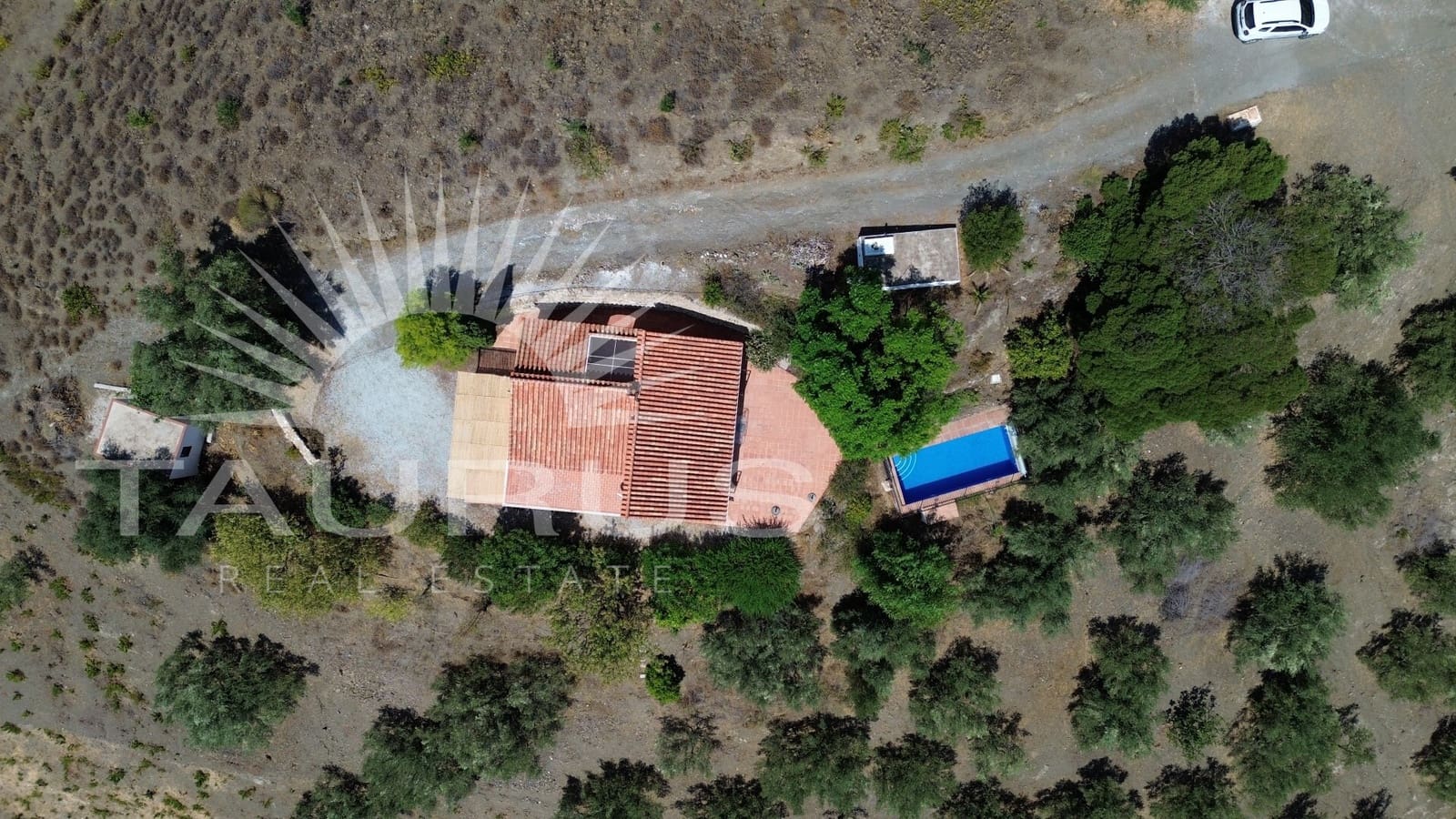 3 bedroom Villa for sale in Competa with pool garage - € 315,000 (Ref: 10008879)
