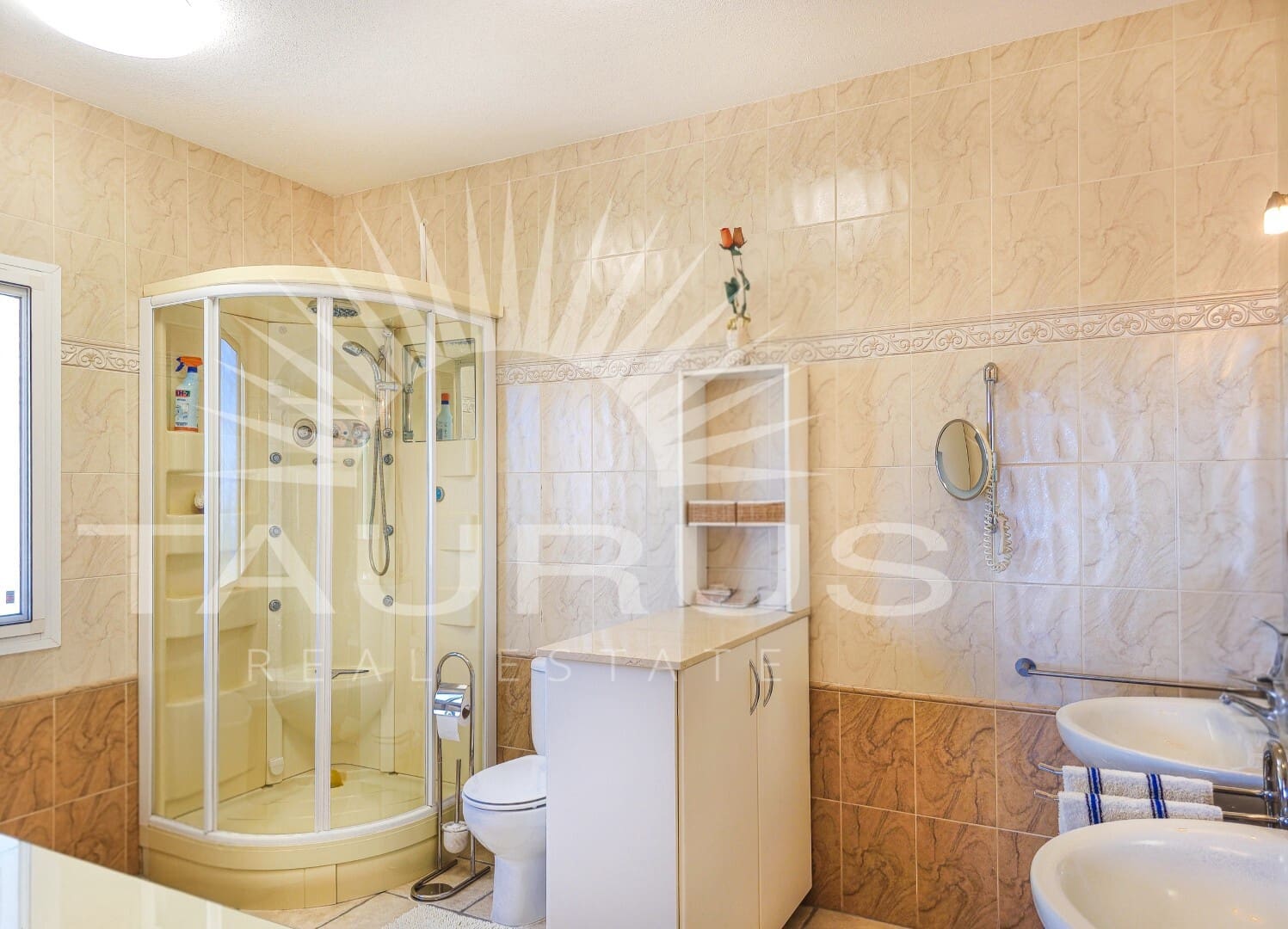 4 bedroom Villa for sale in Arenas de Velez with pool garage - € 895,000 (Ref: 10020360)