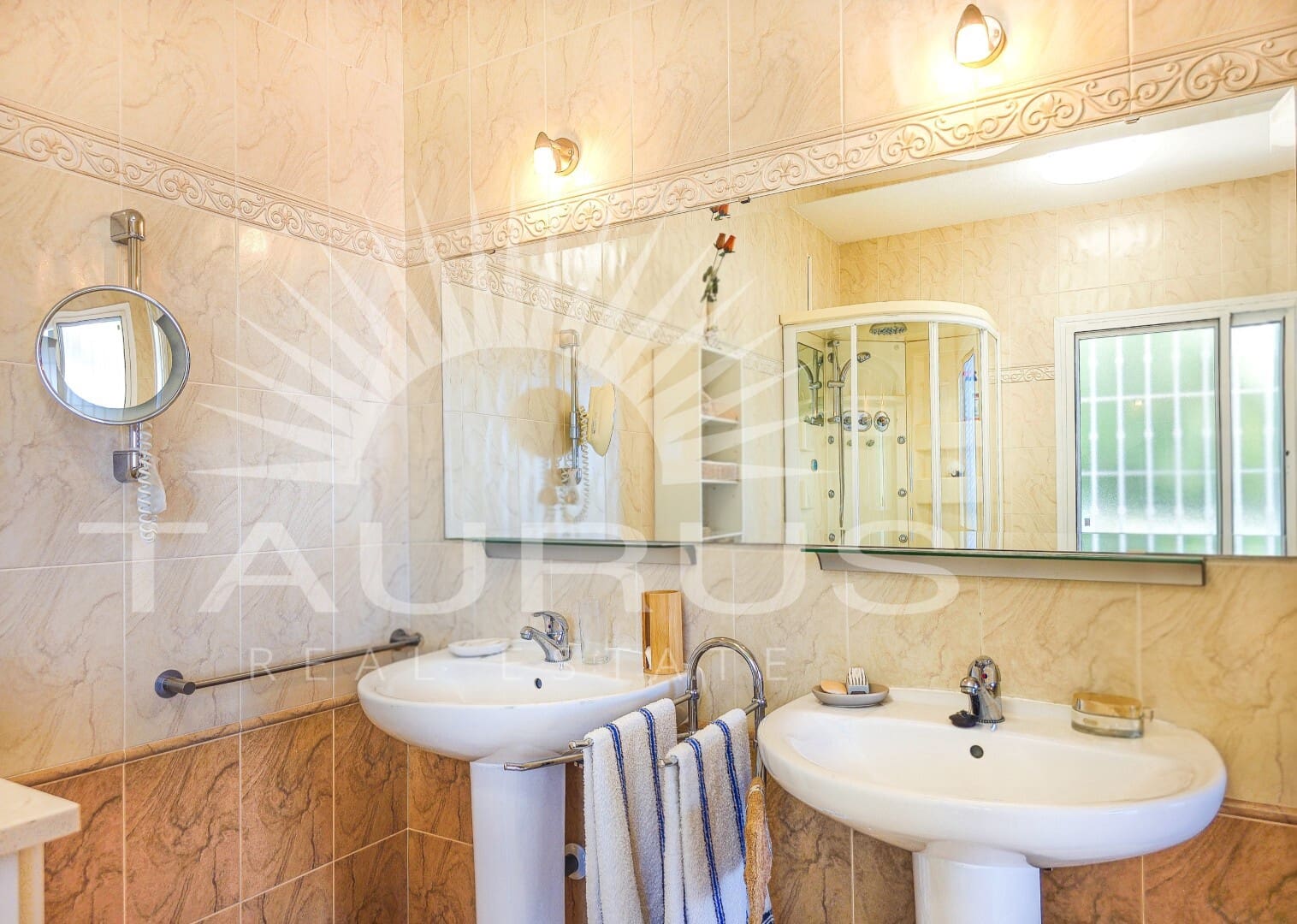 4 bedroom Villa for sale in Arenas de Velez with pool garage - € 895,000 (Ref: 10020360)