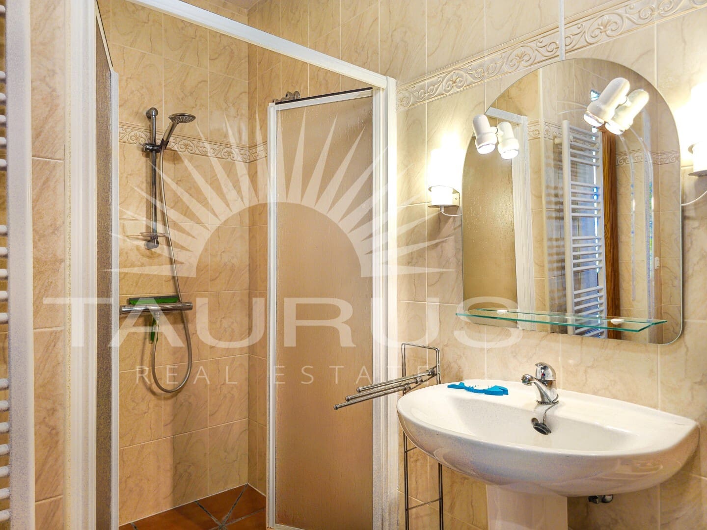 4 bedroom Villa for sale in Arenas de Velez with pool garage - € 895,000 (Ref: 10020360)
