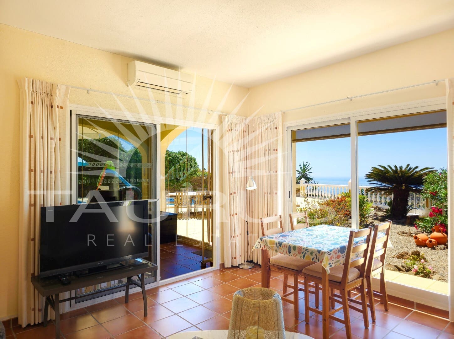 4 bedroom Villa for sale in Arenas de Velez with pool garage - € 895,000 (Ref: 10020360)