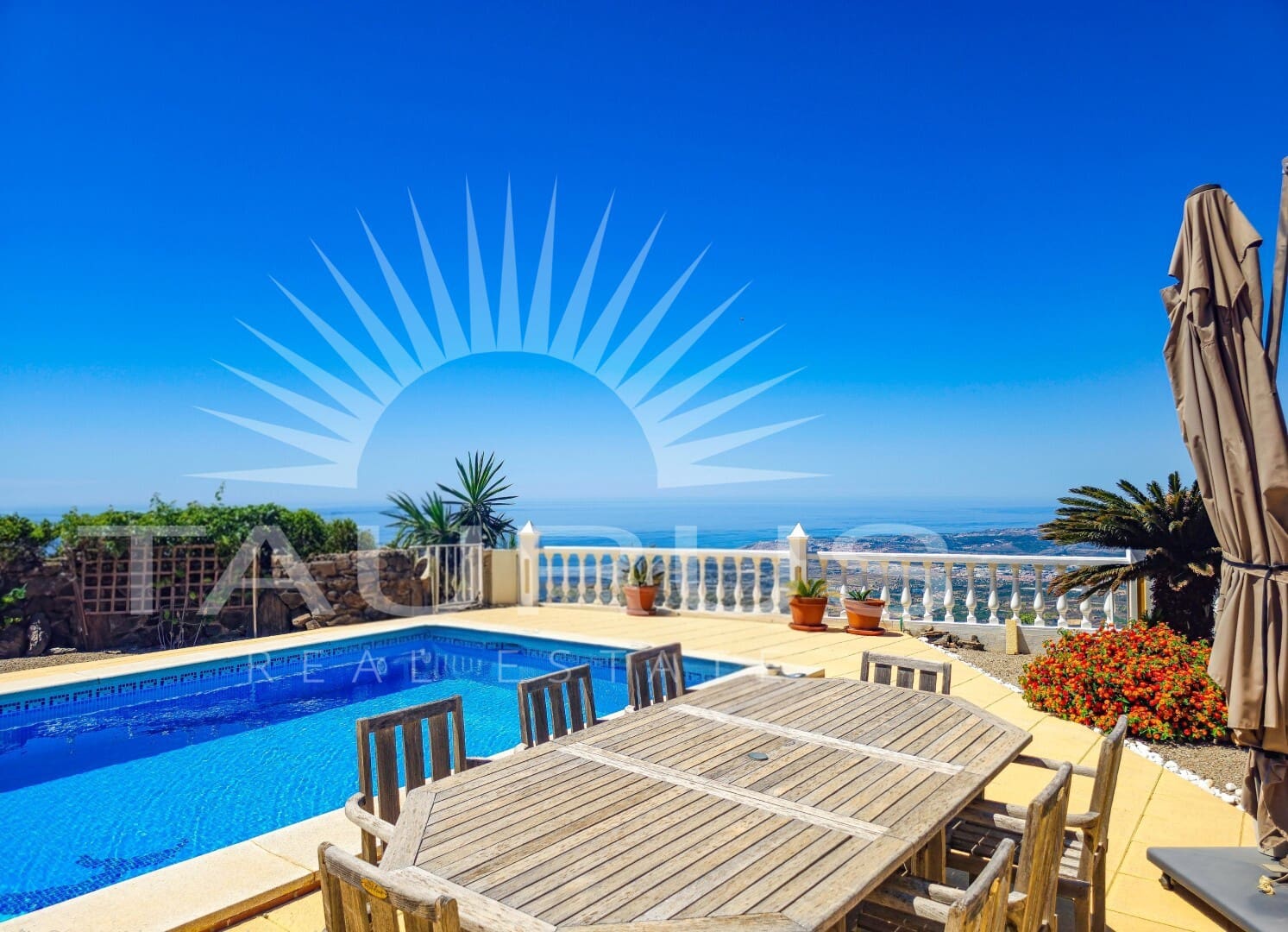 4 bedroom Villa for sale in Arenas de Velez with pool garage - € 895,000 (Ref: 10020360)