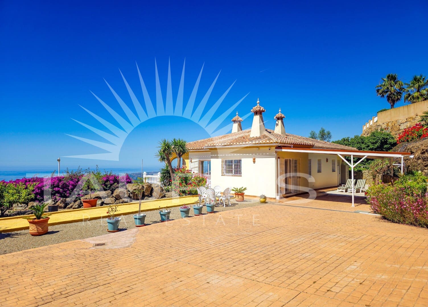 4 bedroom Villa for sale in Arenas de Velez with pool garage - € 895,000 (Ref: 10020360)