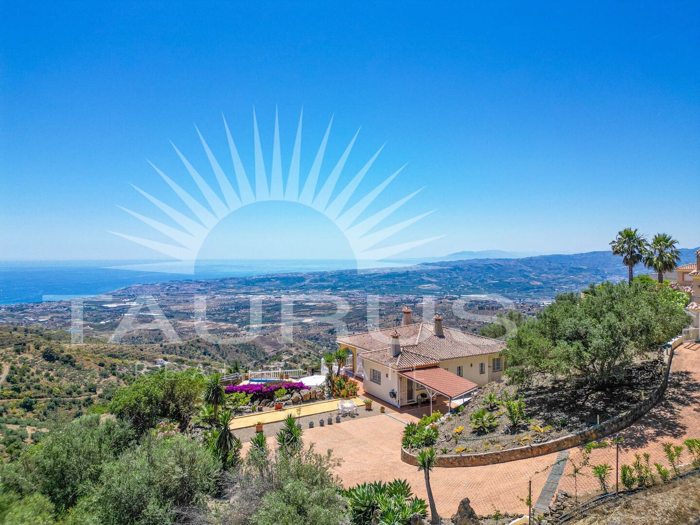 4 bedroom Villa for sale in Arenas de Velez with pool garage - € 895,000 (Ref: 10020360)