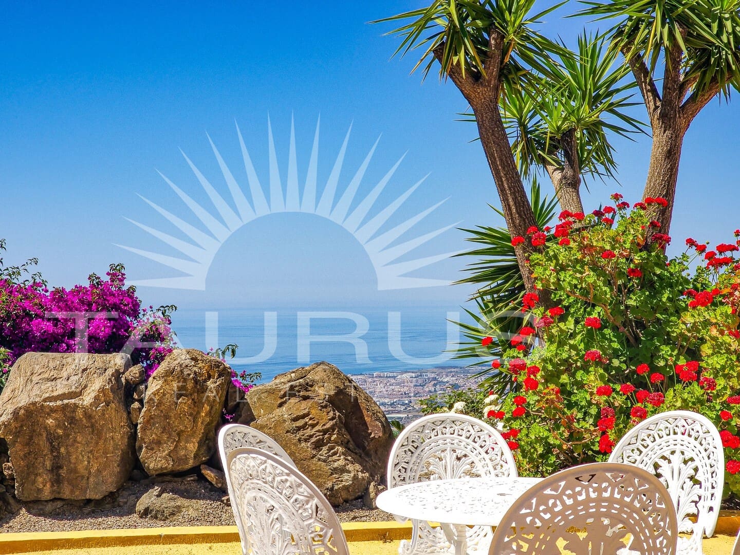 4 bedroom Villa for sale in Arenas de Velez with pool garage - € 895,000 (Ref: 10020360)