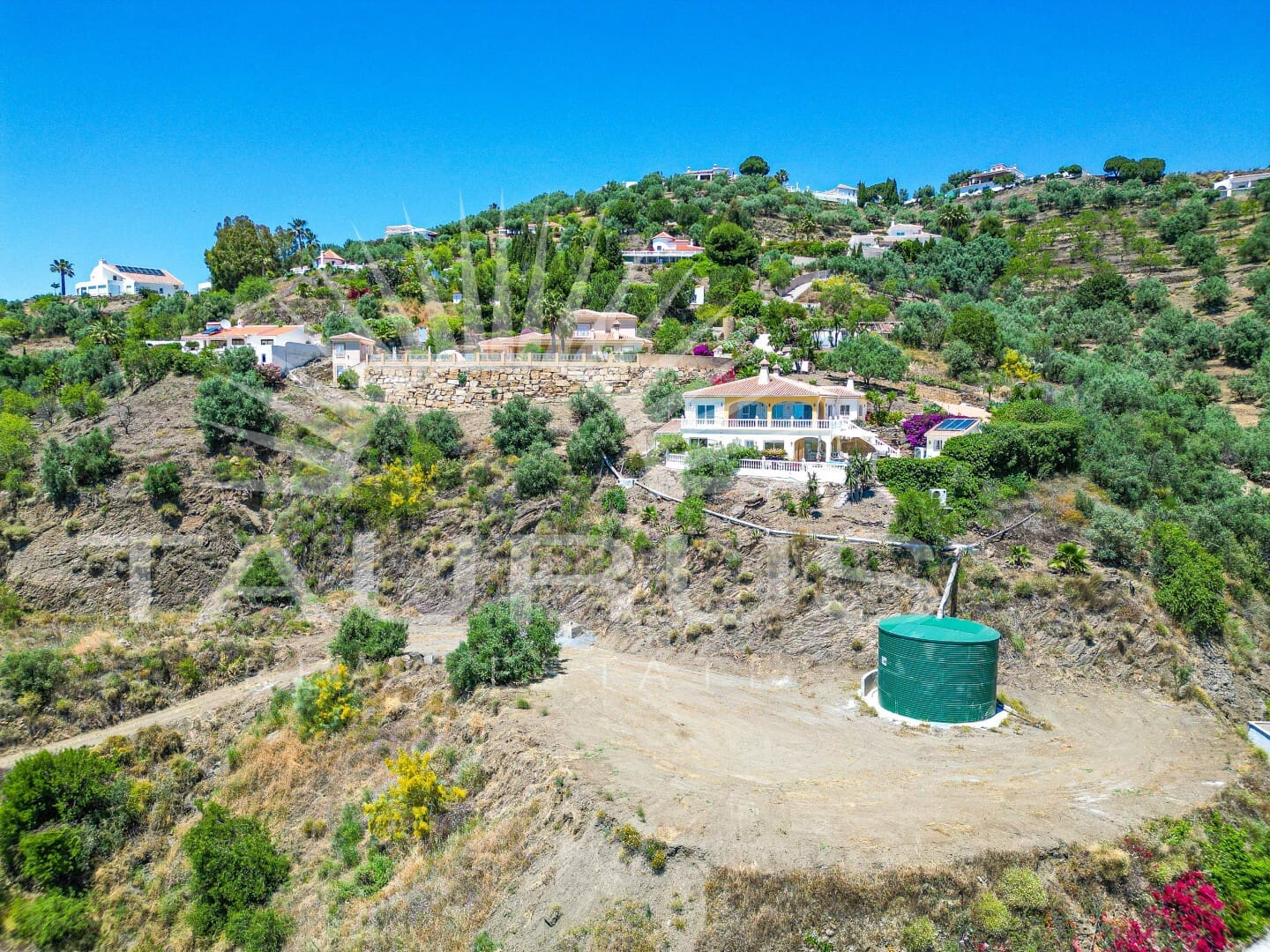 4 bedroom Villa for sale in Arenas de Velez with pool garage - € 895,000 (Ref: 10020360)
