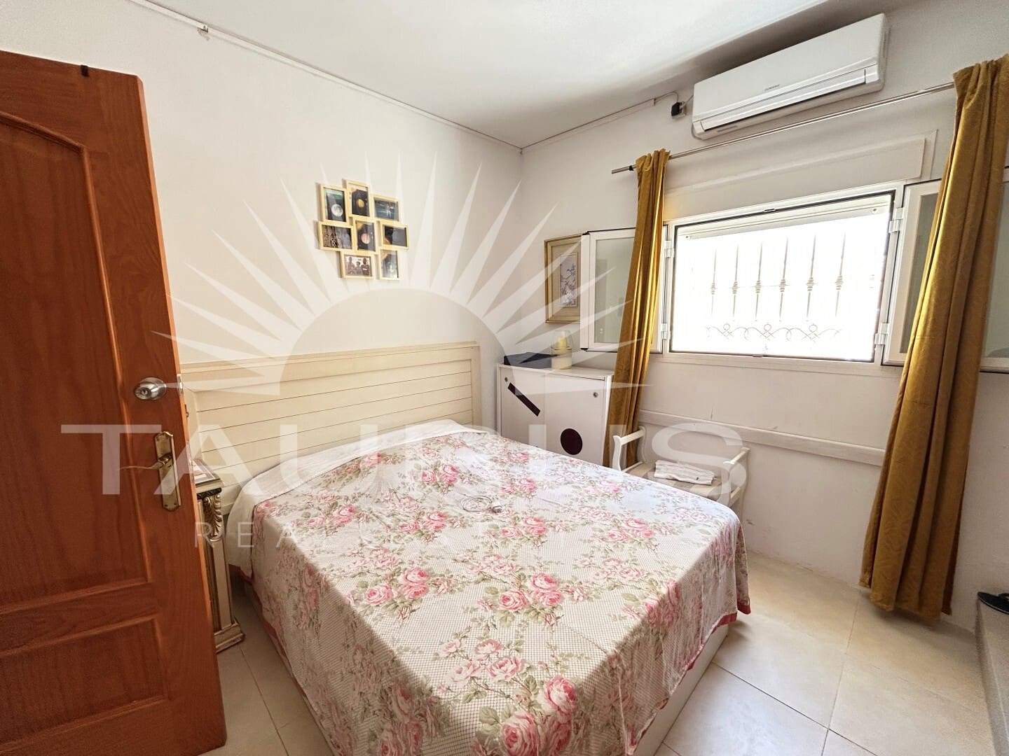 5 soveværelse Villa til salg i Torre del Mar med swimmingpool garage - € 730.000 (Ref: 10020361)