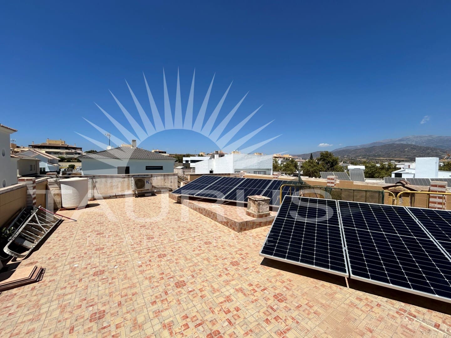 5 soveværelse Villa til salg i Torre del Mar med swimmingpool garage - € 730.000 (Ref: 10020361)