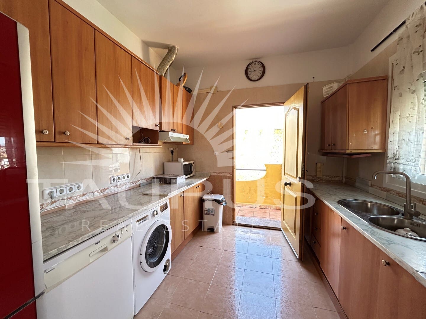 5 soveværelse Villa til salg i Torre del Mar med swimmingpool garage - € 730.000 (Ref: 10020361)
