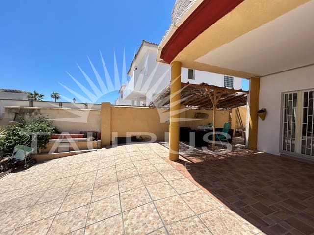 5 soveværelse Villa til salg i Torre del Mar, Vélez-Málaga med swimmingpool garage - € 730.000 (Ref: 10020361)