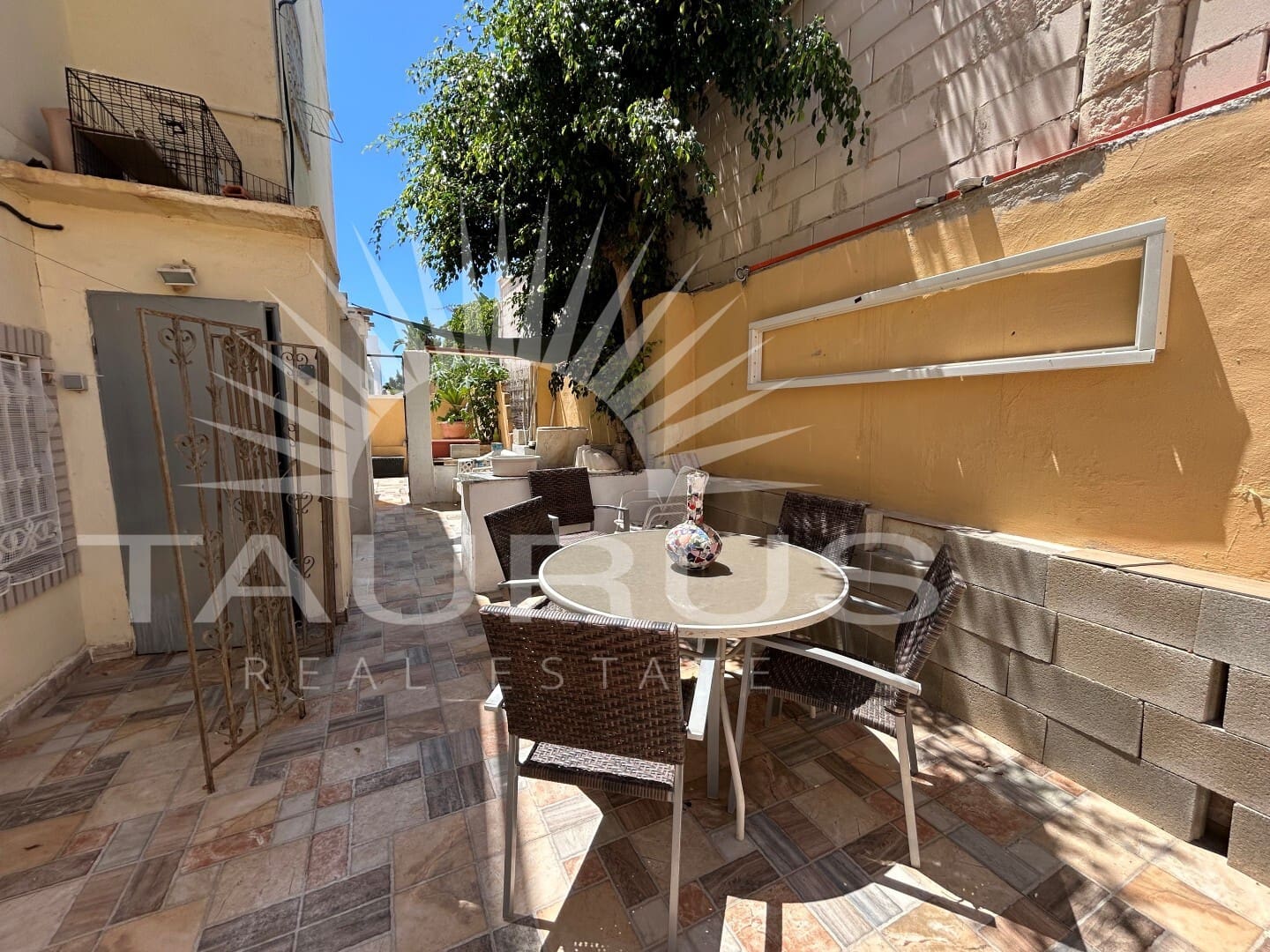 5 soveværelse Villa til salg i Torre del Mar med swimmingpool garage - € 730.000 (Ref: 10020361)