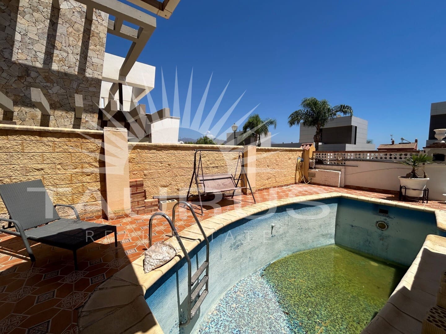 5 soveværelse Villa til salg i Torre del Mar med swimmingpool garage - € 730.000 (Ref: 10020361)