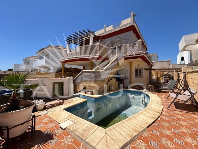 5 soveværelse Villa til salg i Torre del Mar, Vélez-Málaga med swimmingpool garage - € 730.000 (Ref: 10020361)