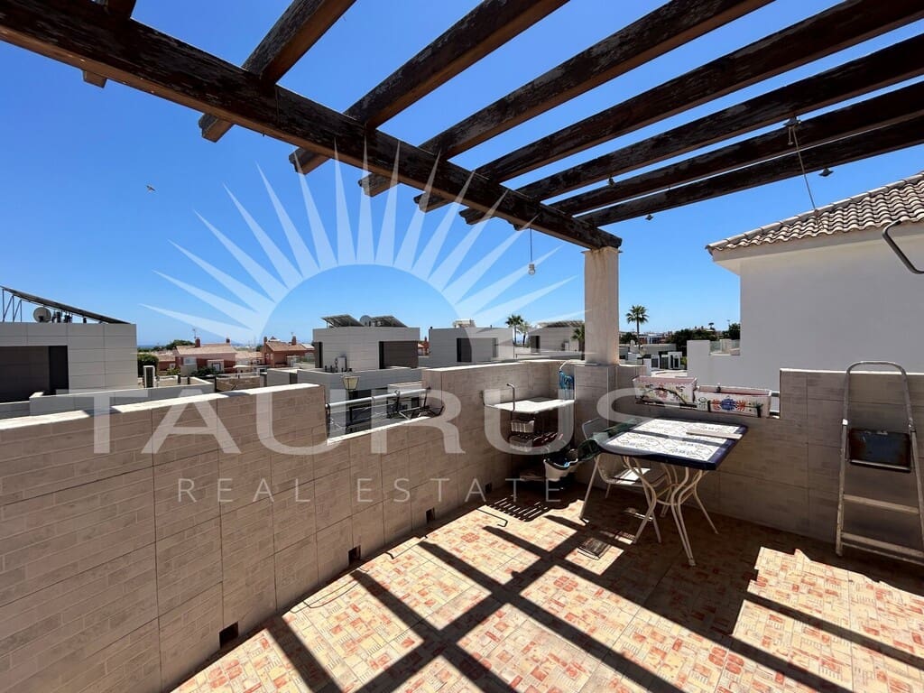 5 soveværelse Villa til salg i Torre del Mar med swimmingpool garage - € 730.000 (Ref: 10020361)