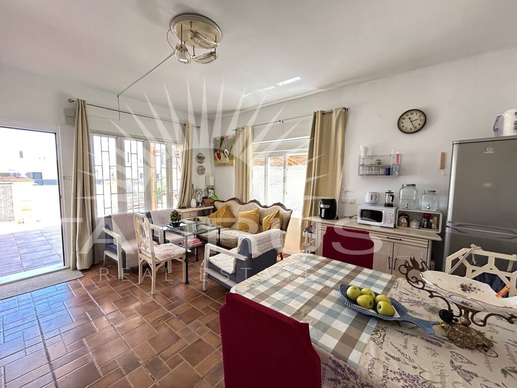 5 soveværelse Villa til salg i Torre del Mar med swimmingpool garage - € 730.000 (Ref: 10020361)