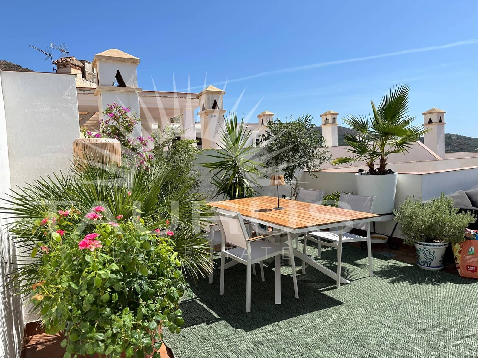 3 bedroom Apartment for sale in Torrox - € 349,000 (Ref: 10020362)