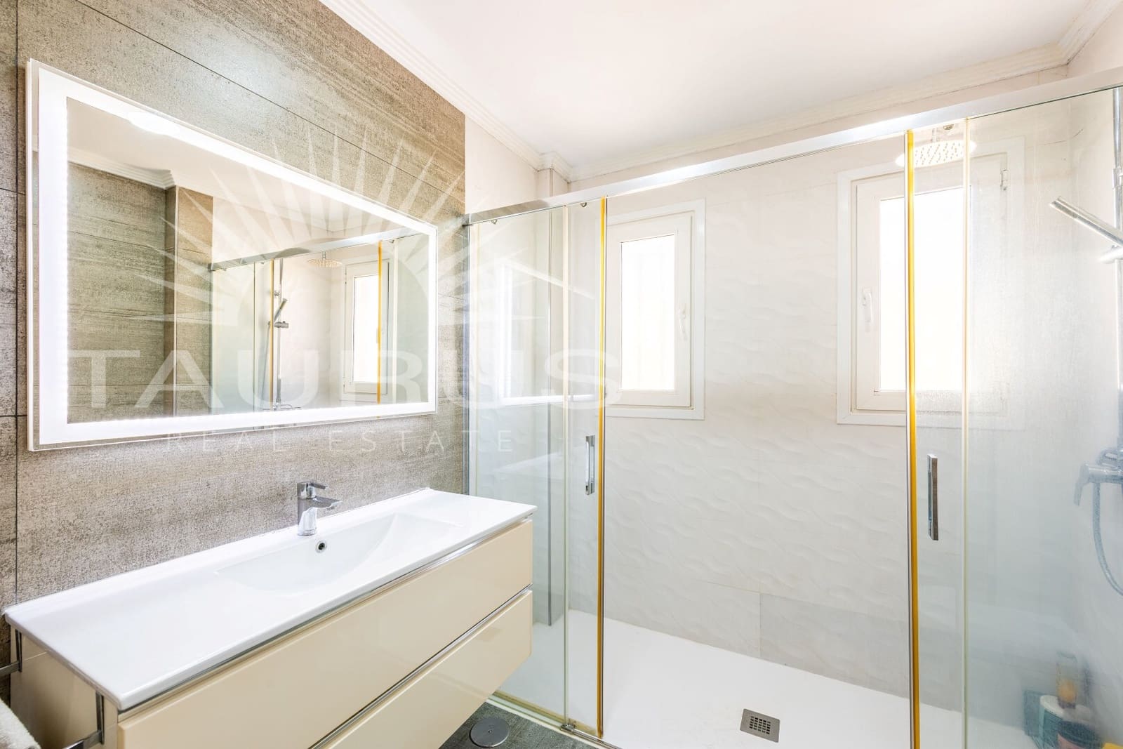Chalet de 5 habitaciones en Torre del Mar en venta con piscina garaje - 639.900 € (Ref: 10026963)