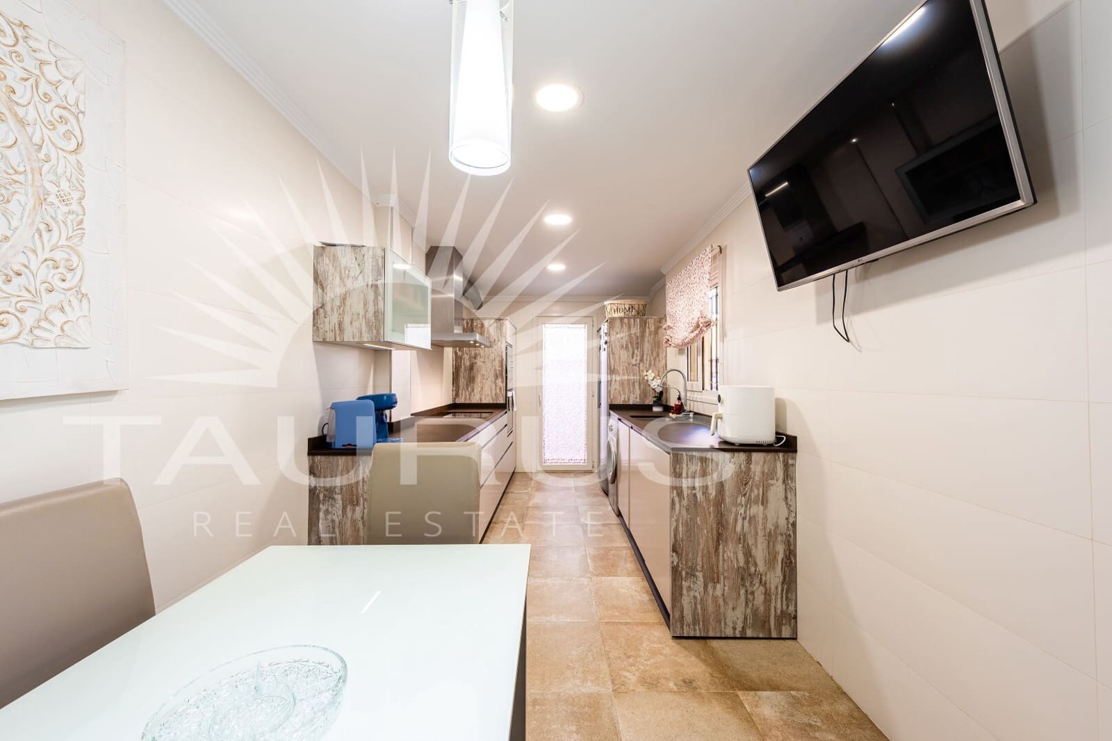Chalet de 5 habitaciones en Torre del Mar en venta con piscina garaje - 639.900 € (Ref: 10026963)