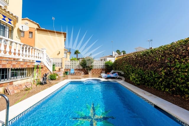 5 soverom Villa til salgs i Torre del Mar, Vélez-Málaga med svømmebasseng garasje - € 639 900 (Ref: 10026963)