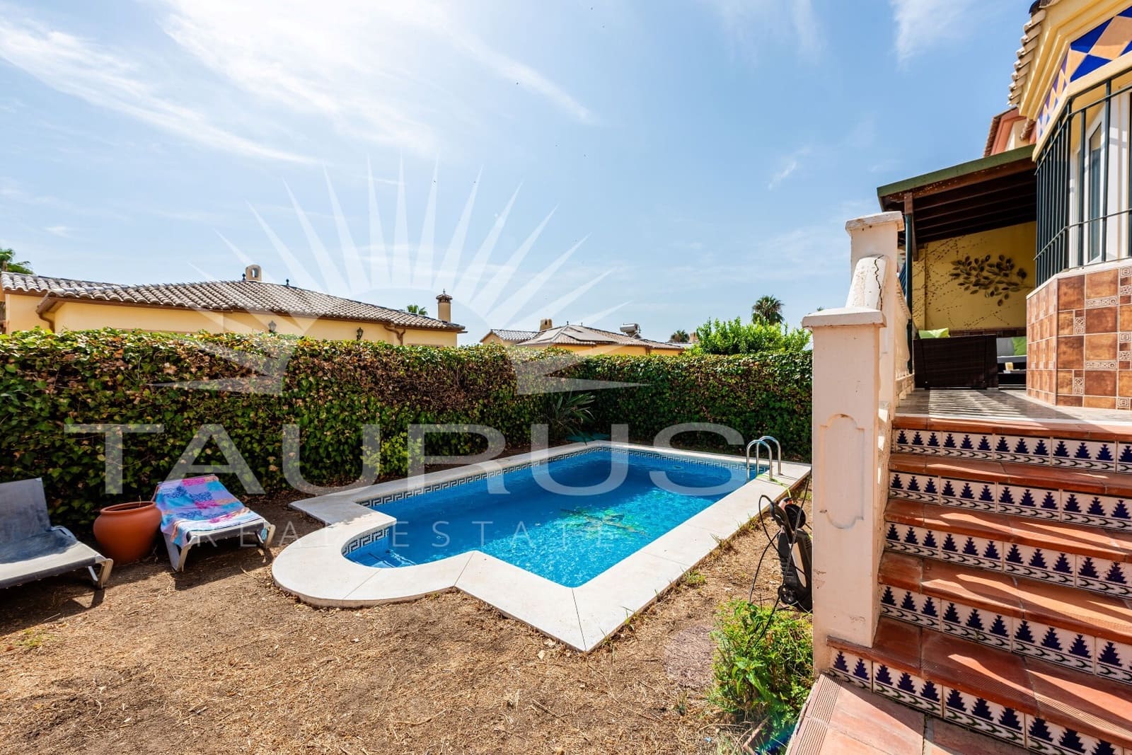 Chalet de 5 habitaciones en Torre del Mar en venta con piscina garaje - 639.900 € (Ref: 10026963)