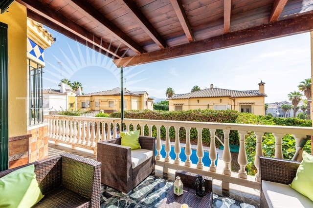 5 soverom Villa til salgs i Torre del Mar, Vélez-Málaga med svømmebasseng garasje - € 639 900 (Ref: 10026963)