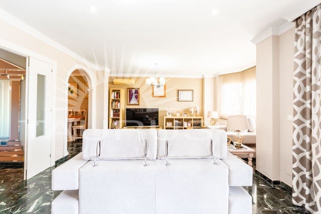 5 soverom Villa til salgs i Torre del Mar, Vélez-Málaga med svømmebasseng garasje - € 639 900 (Ref: 10026963)
