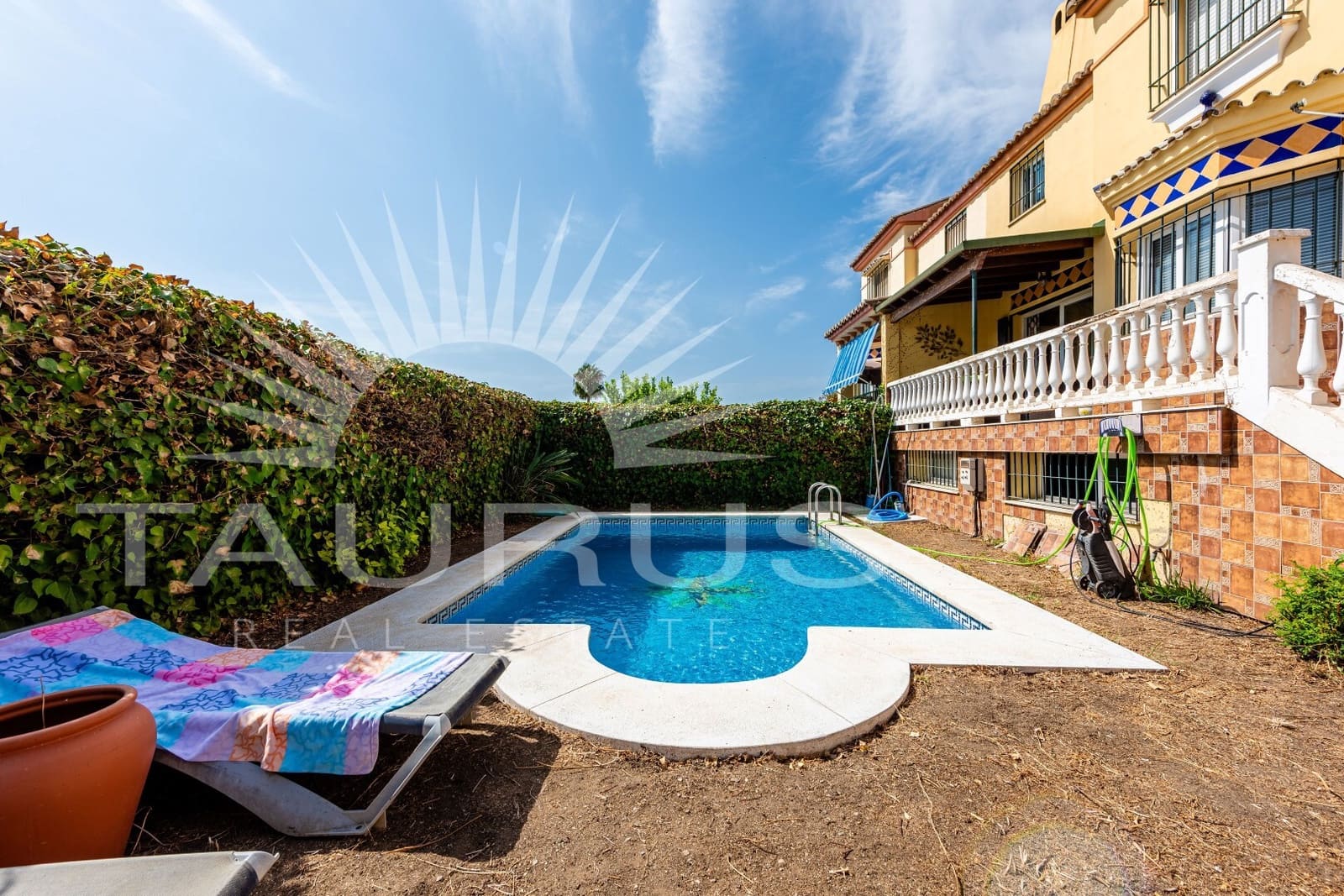 Chalet de 5 habitaciones en Torre del Mar en venta con piscina garaje - 639.900 € (Ref: 10026963)