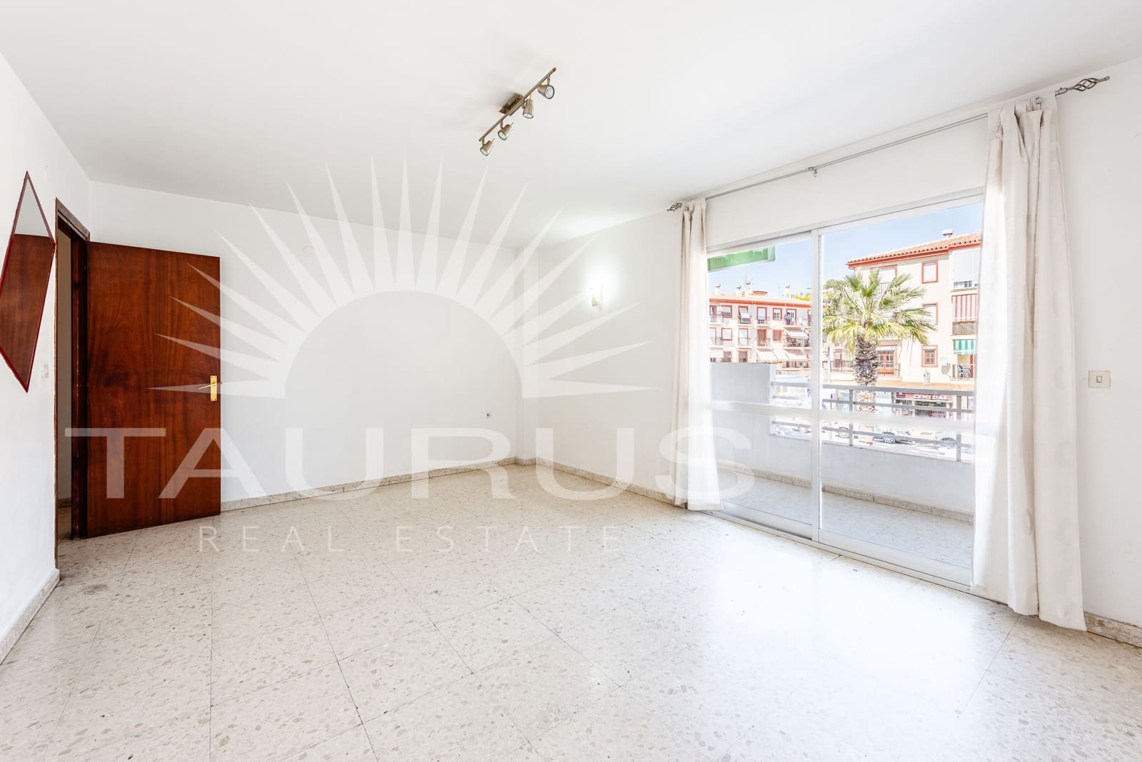 3 slaapkamer Appartement te koop in Caleta de Velez - € 259.900 (Ref: 10030189)