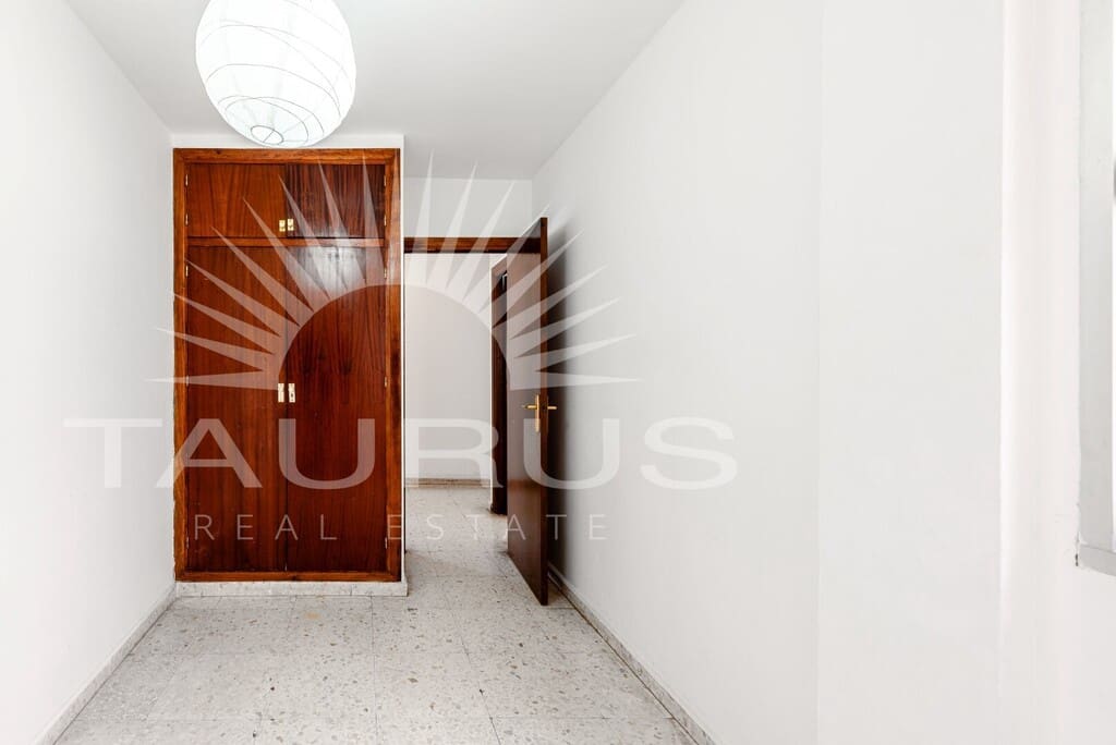 3 soveværelse Lejlighed til salg i Caleta de Velez - € 259.900 (Ref: 10030189)