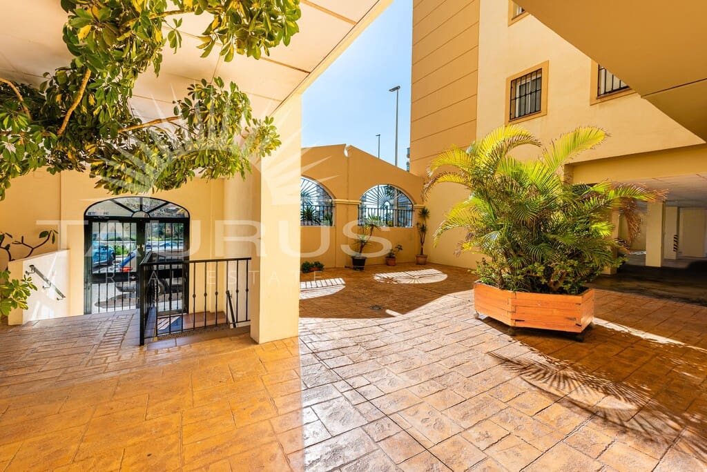 3 soveværelse Lejlighed til salg i Algarrobo Costa med garage - € 350.000 (Ref: 10031635)