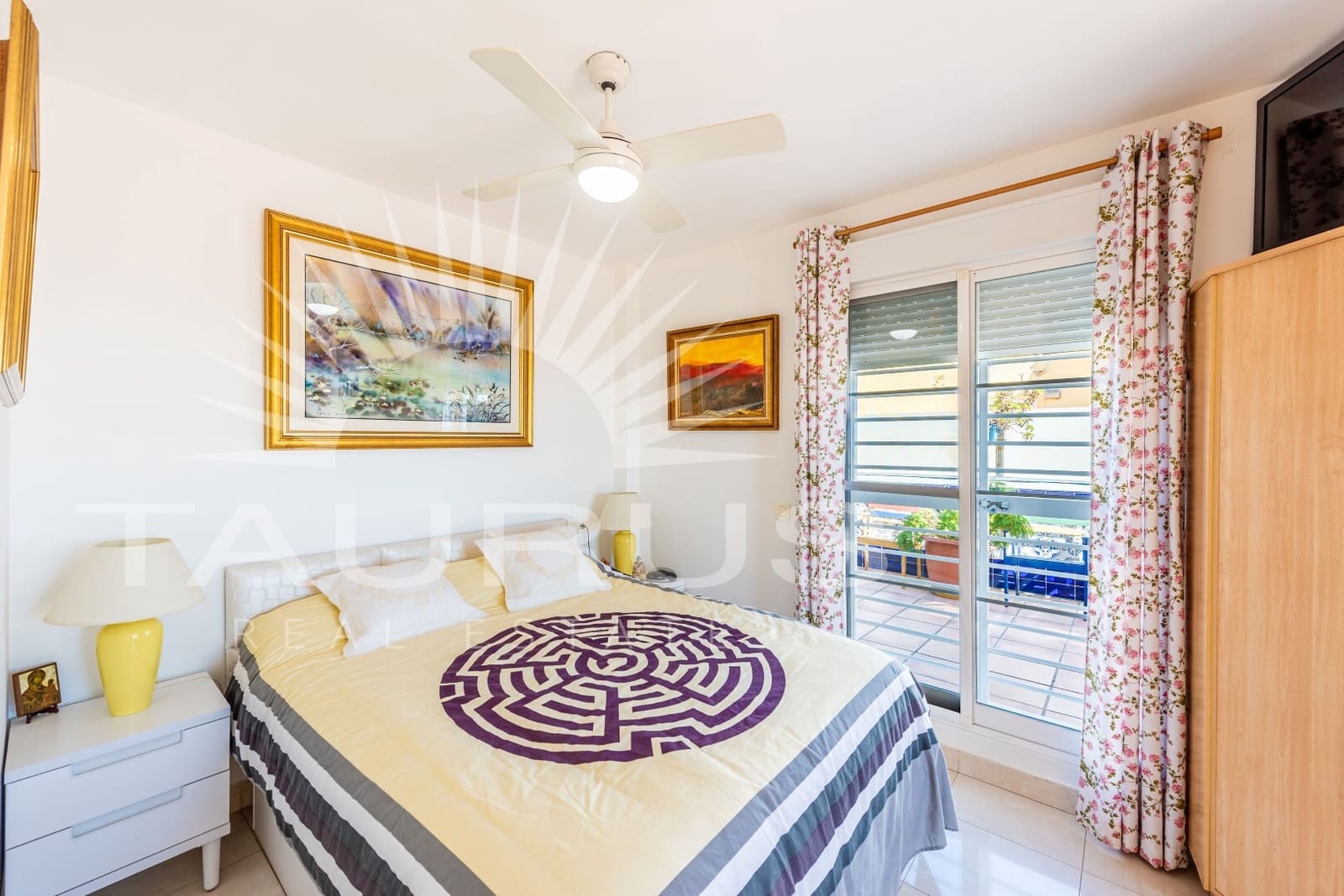 3 bedroom Apartment for sale in Torre del Mar with pool garage - € 569,900 (Ref: 10033584)