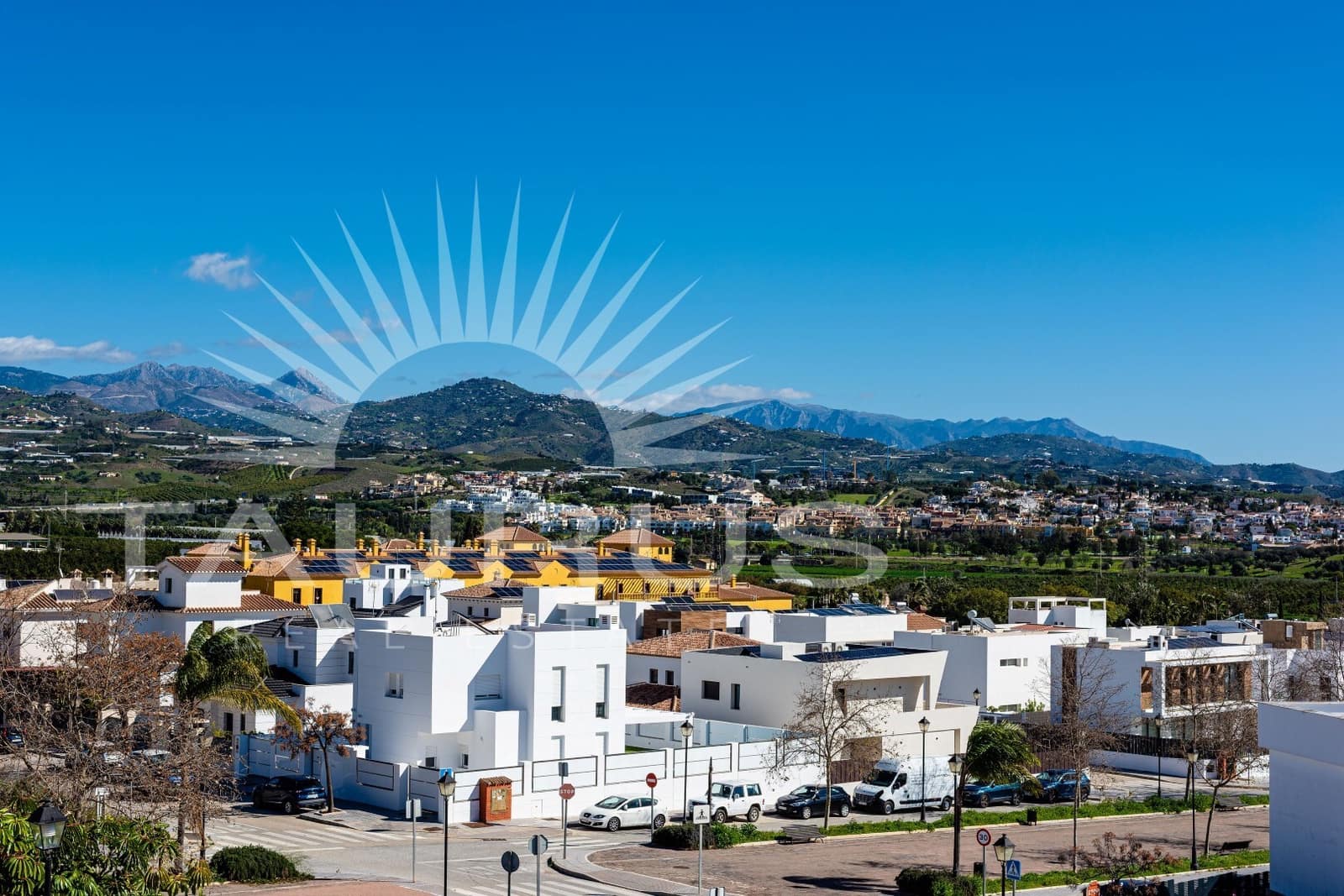 3 bedroom Apartment for sale in Torre del Mar with pool garage - € 569,900 (Ref: 10033584)