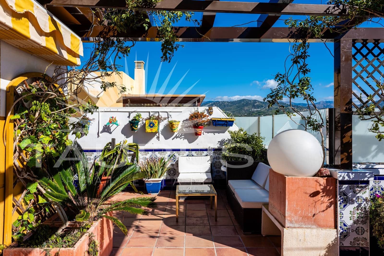 3 bedroom Apartment for sale in Torre del Mar with pool garage - € 569,900 (Ref: 10033584)