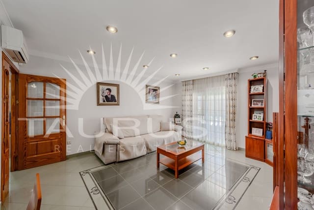 Chalet de 4 habitaciones en Torre del Mar, Vélez-Málaga en venta con piscina garaje - 698.900 € (Ref: 10035053)
