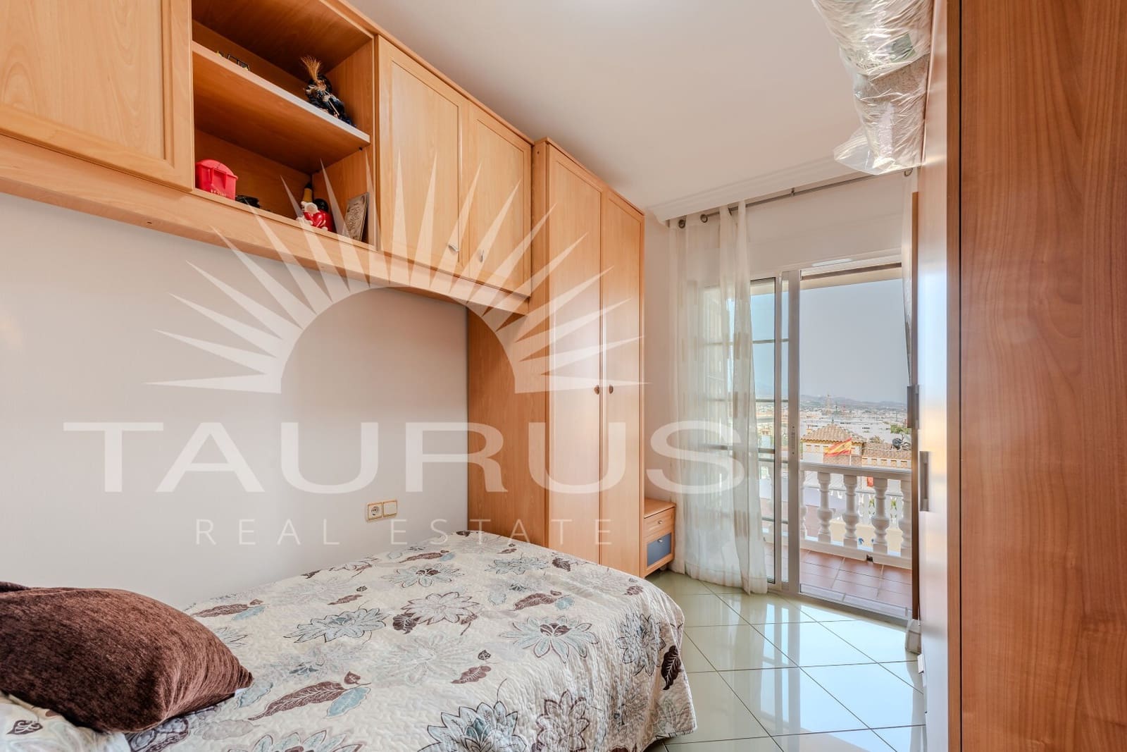 Chalet de 4 habitaciones en Torre del Mar en venta con piscina garaje - 698.900 € (Ref: 10035053)