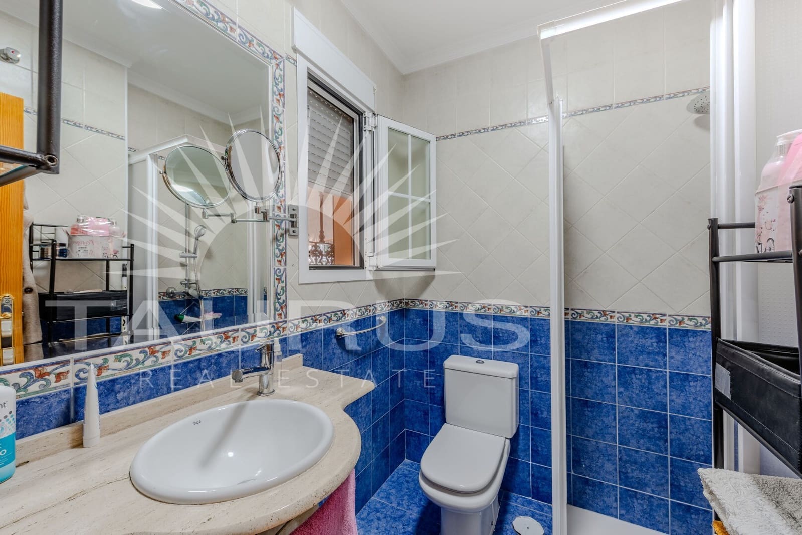 Chalet de 4 habitaciones en Torre del Mar en venta con piscina garaje - 698.900 € (Ref: 10035053)