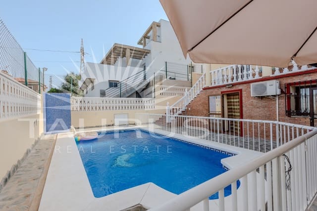 Chalet de 4 habitaciones en Torre del Mar, Vélez-Málaga en venta con piscina garaje - 698.900 € (Ref: 10035053)