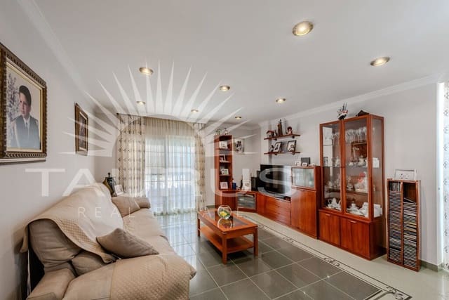 4 makuuhuone Huvila myytävänä paikassa Torre del Mar, Vélez-Málaga mukana uima-altaan 
autotalli - 698 900 € (Ref: 10035053)