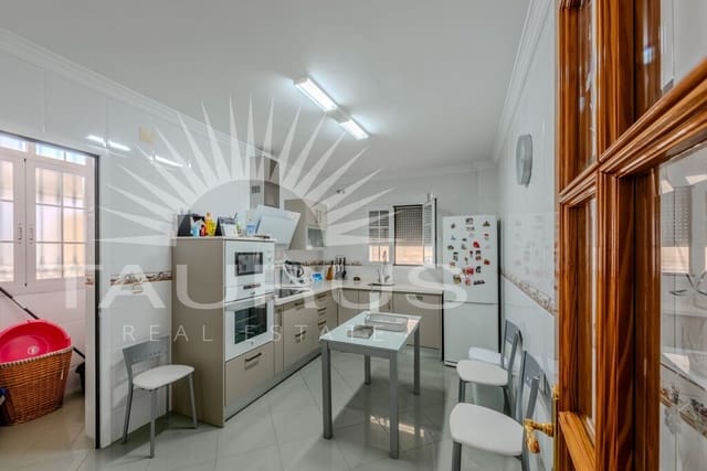 4 soverom Villa til salgs i Torre del Mar, Vélez-Málaga med svømmebasseng garasje - € 698 900 (Ref: 10035053)