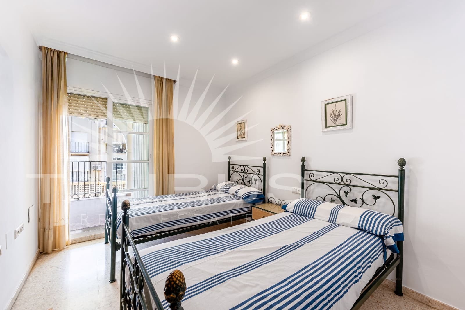 3 Zimmer Apartment zu verkaufen in Torre del Mar mit Pool - 319.900 € (Ref: 10035054)