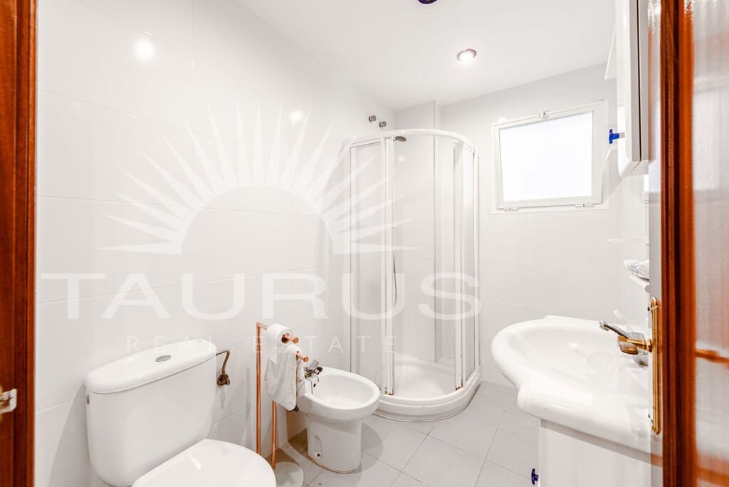 3 Zimmer Apartment zu verkaufen in Torre del Mar mit Pool - 319.900 € (Ref: 10035054)