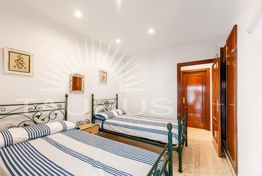 3 Zimmer Apartment zu verkaufen in Torre del Mar mit Pool - 319.900 € (Ref: 10035054)