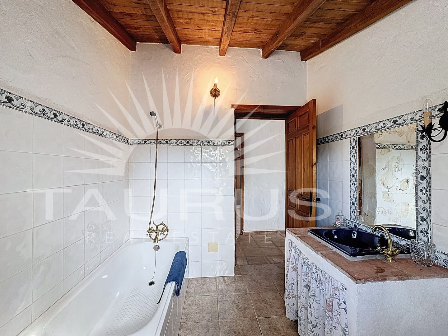 3 bedroom Villa for sale in Almachar with pool garage - € 349,000 (Ref: 10047020)