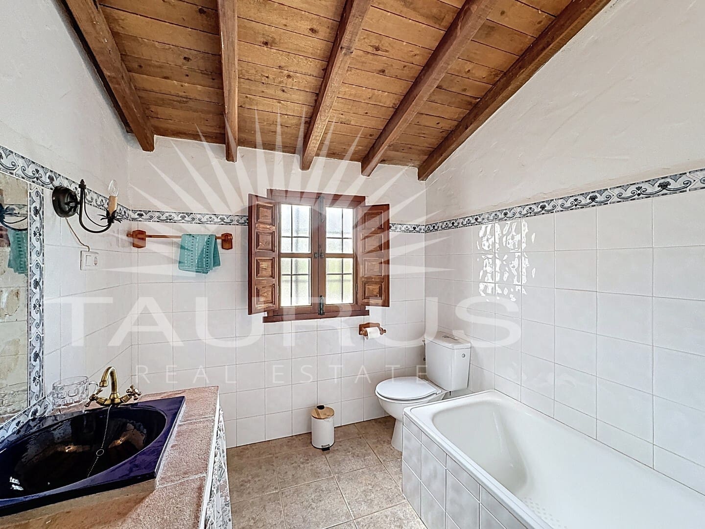 3 bedroom Villa for sale in Almachar with pool garage - € 349,000 (Ref: 10047020)
