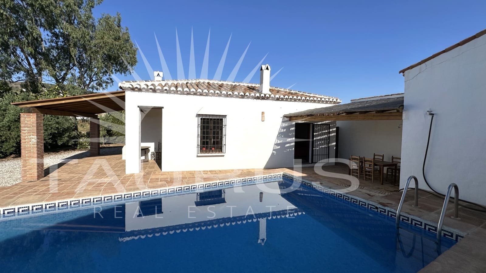 3 bedroom Villa for sale in Almachar with pool garage - € 349,000 (Ref: 10047020)