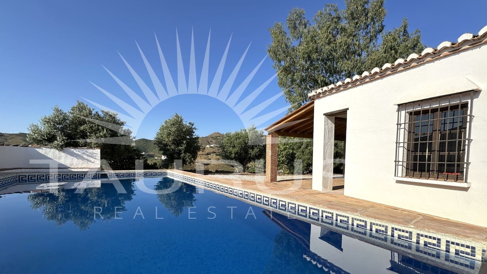 3 bedroom Villa for sale in Almachar with pool garage - € 349,000 (Ref: 10047020)