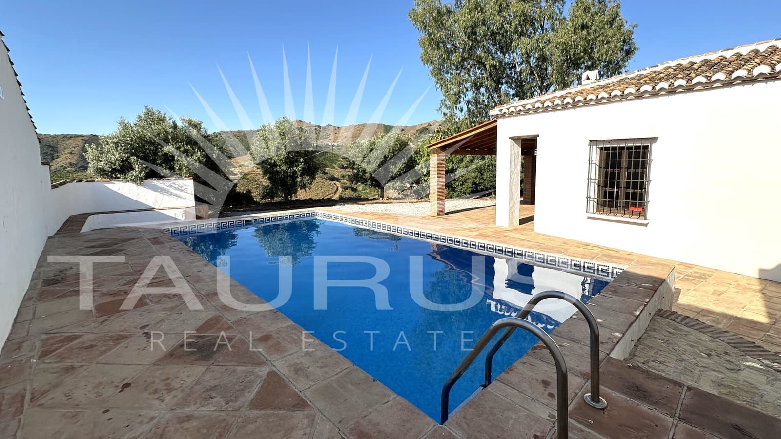 3 bedroom Villa for sale in Almachar with pool garage - € 349,000 (Ref: 10047020)