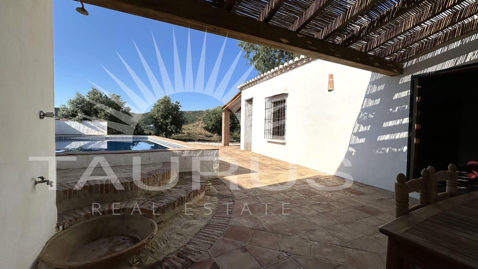 3 bedroom Villa for sale in Almachar with pool garage - € 349,000 (Ref: 10047020)